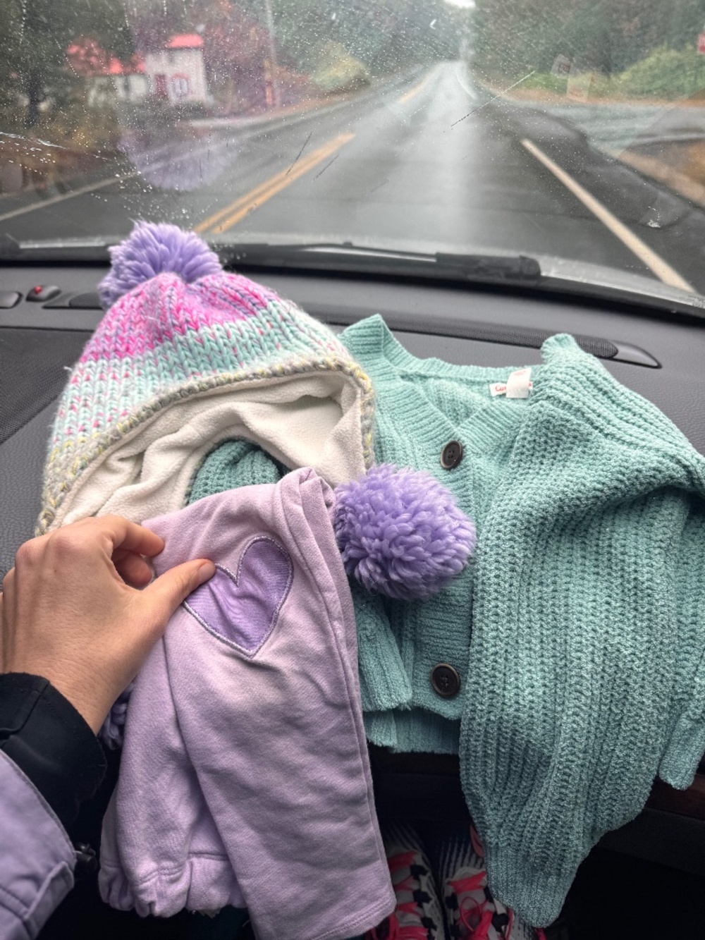Girls winter bundle set, sweater hat and leggings Cat and Jack sweater 4-5 H an